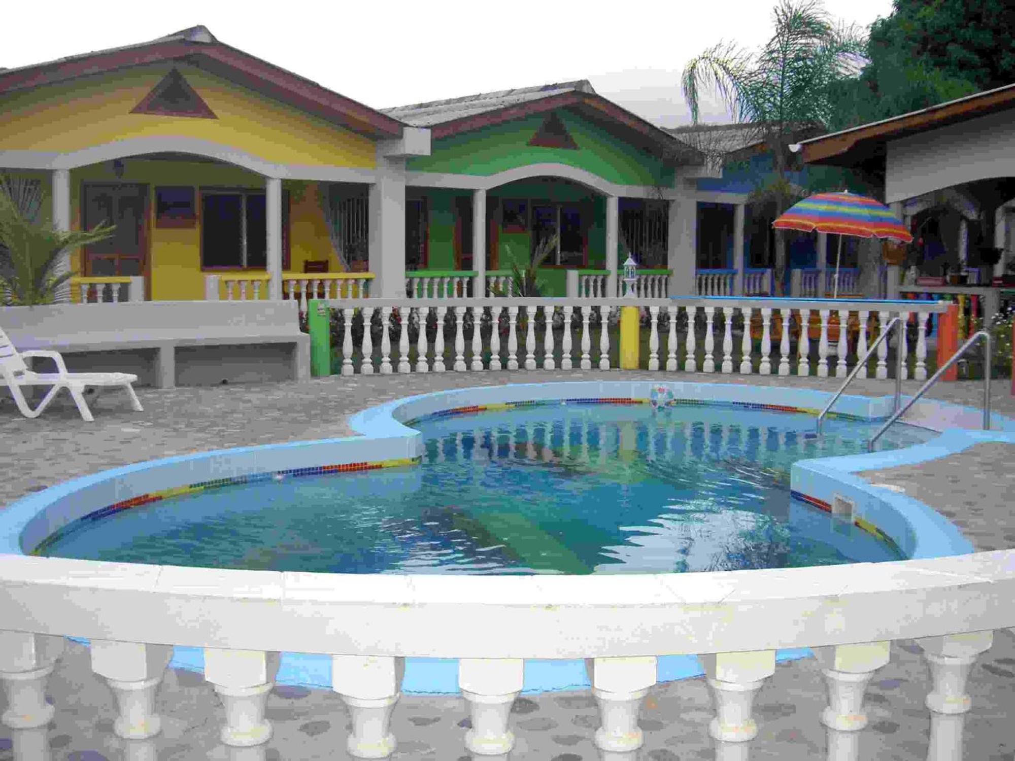 Rainbow Village La Ceiba Eksteriør bilde